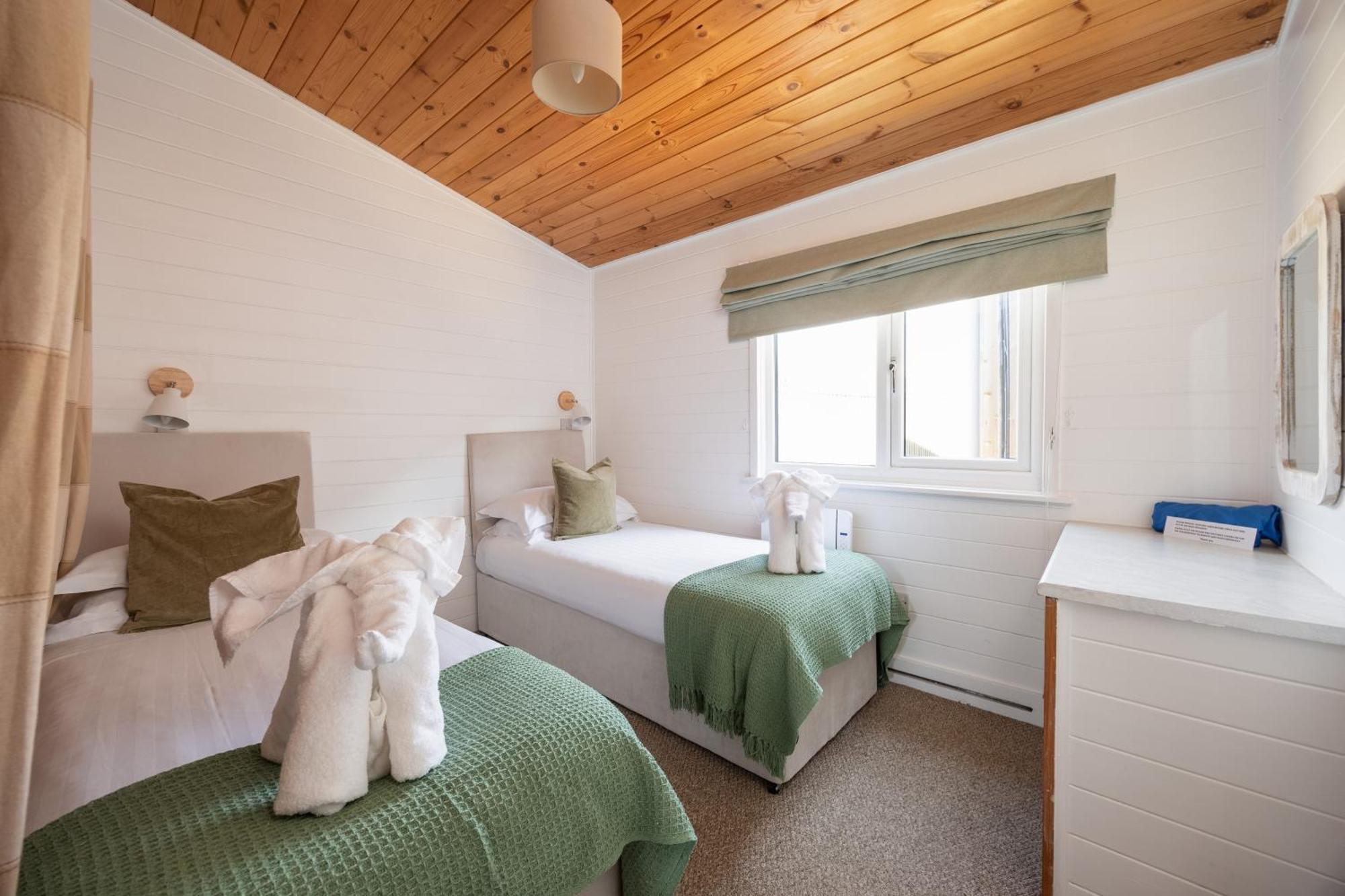 West Chalet At Tapnell Farm Yarmouth  Exterior photo