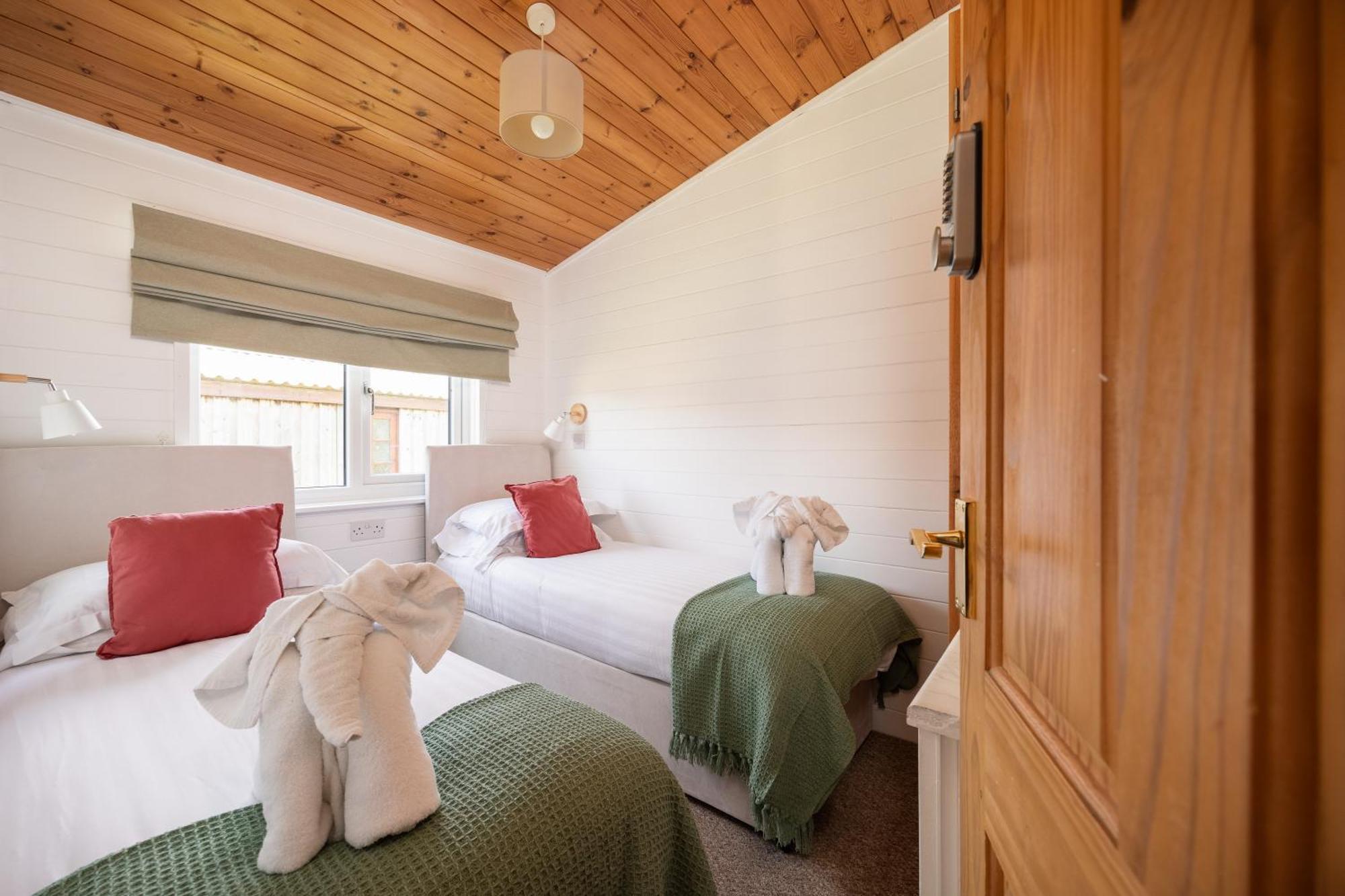 West Chalet At Tapnell Farm Yarmouth  Exterior photo