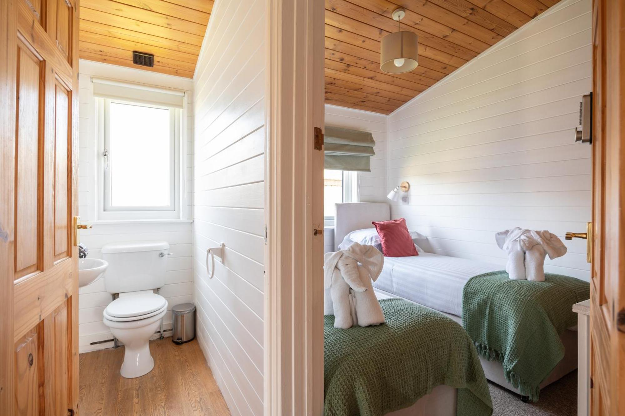 West Chalet At Tapnell Farm Yarmouth  Exterior photo